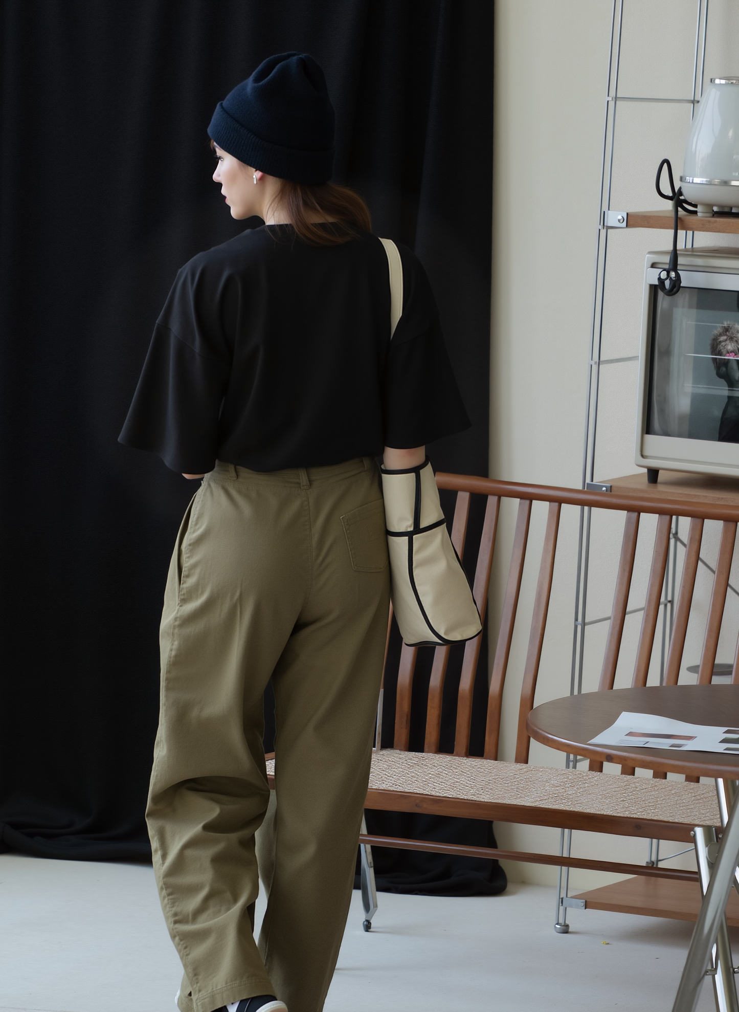 Cat O'clock Printed Pure Cotton Oversized Black T-shirt