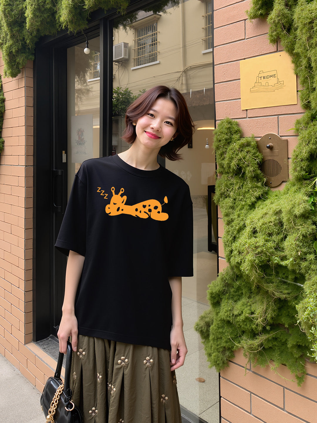 Giraffe Printed Pure Cotton Oversized Black T-shirt