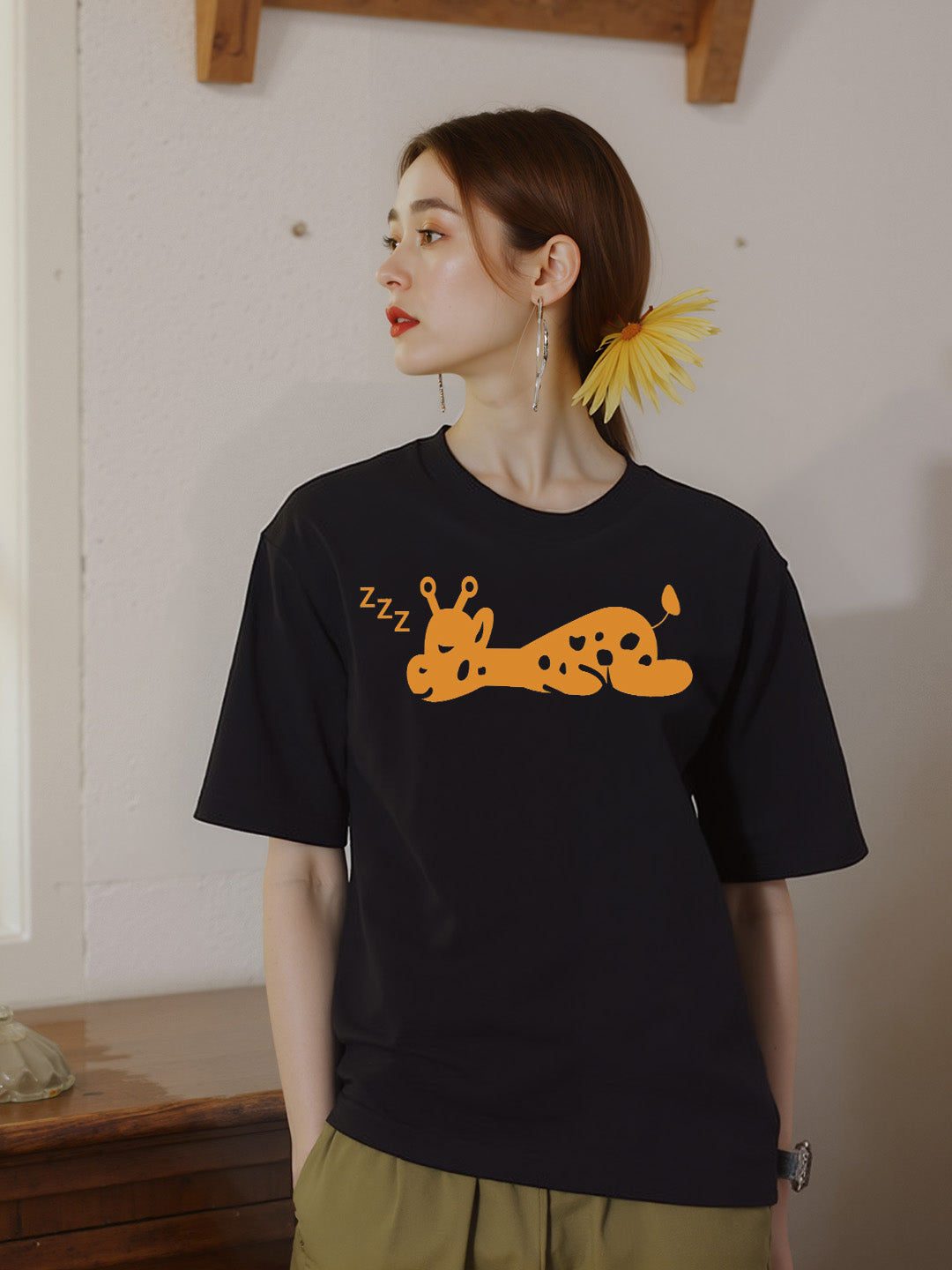 Giraffe Printed Pure Cotton Oversized Black T-shirt