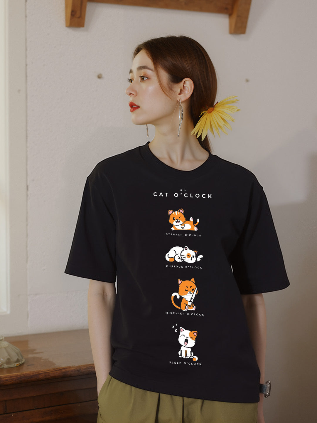 Cat O'clock Printed Pure Cotton Oversized Black T-shirt