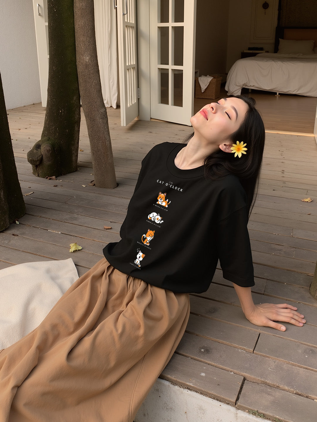 Cat O'clock Printed Pure Cotton Oversized Black T-shirt