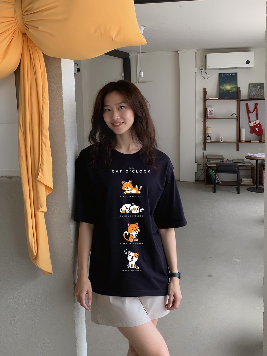 Cat O'clock Printed Pure Cotton Oversized Black T-shirt