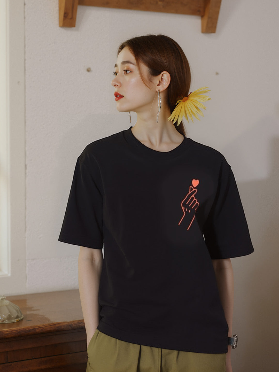 K-POP Heart Printed Pure Cotton Oversized Black T-shirt